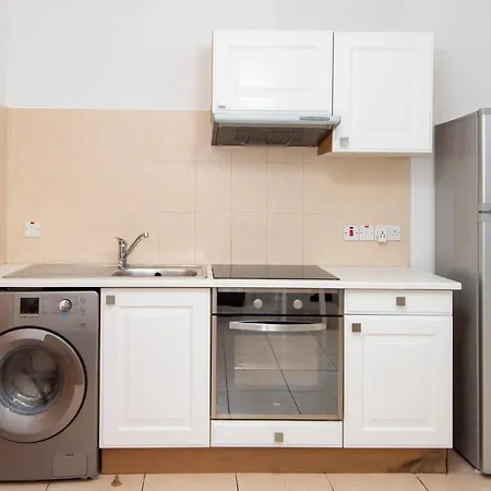 Olympia Flat 201 דירה